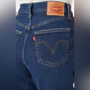 Levi’s High Waisted Mom Jeans